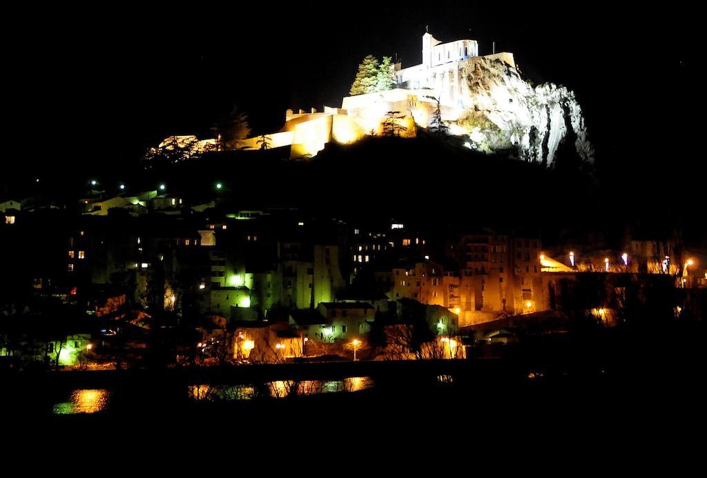 مبيت وإفطار Saint-Pierre-d'Argencon La Source المظهر الخارجي الصورة